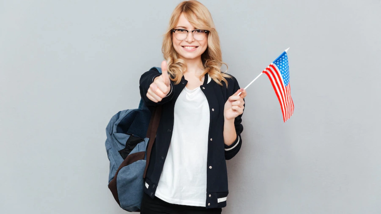 woman-with-flag_171337-15053